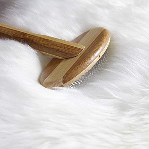 Outlavish Sheepskin Brush Rug Wool Carpet Cleaner Bamboo Wire Slicker Carding, Unmats Fur & Restores Like New, Longer Prongs, Stronger Design, To Fluff Fleeces, Sherpa, Macrame & Faux Fur Blankets